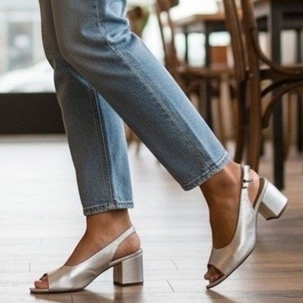 Soft Style Hush Puppies Metallic Silver Peep Toe Slingback Kitten Heels 11W